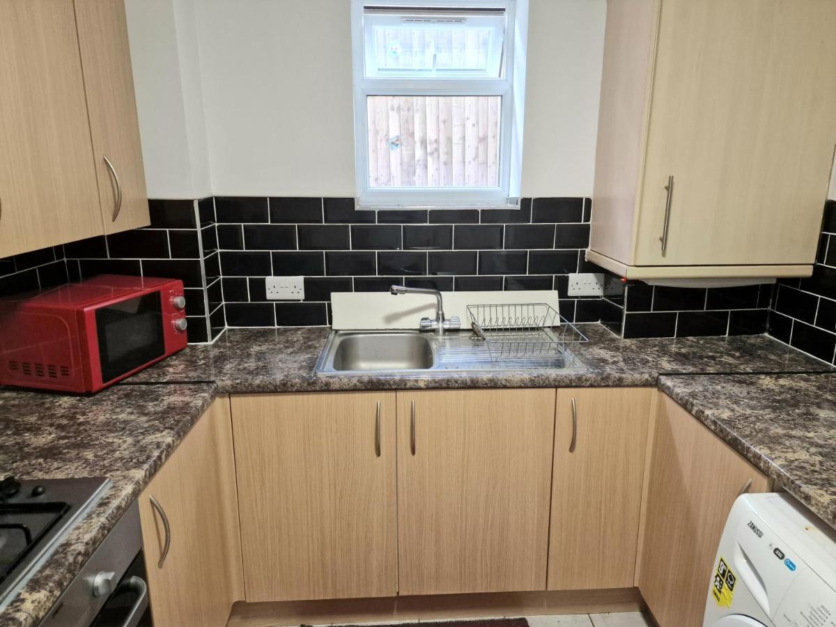 Mile End Budget Guesthouse ロンドン エクステリア 写真