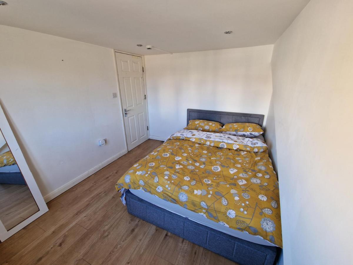 Mile End Budget Guesthouse ロンドン エクステリア 写真