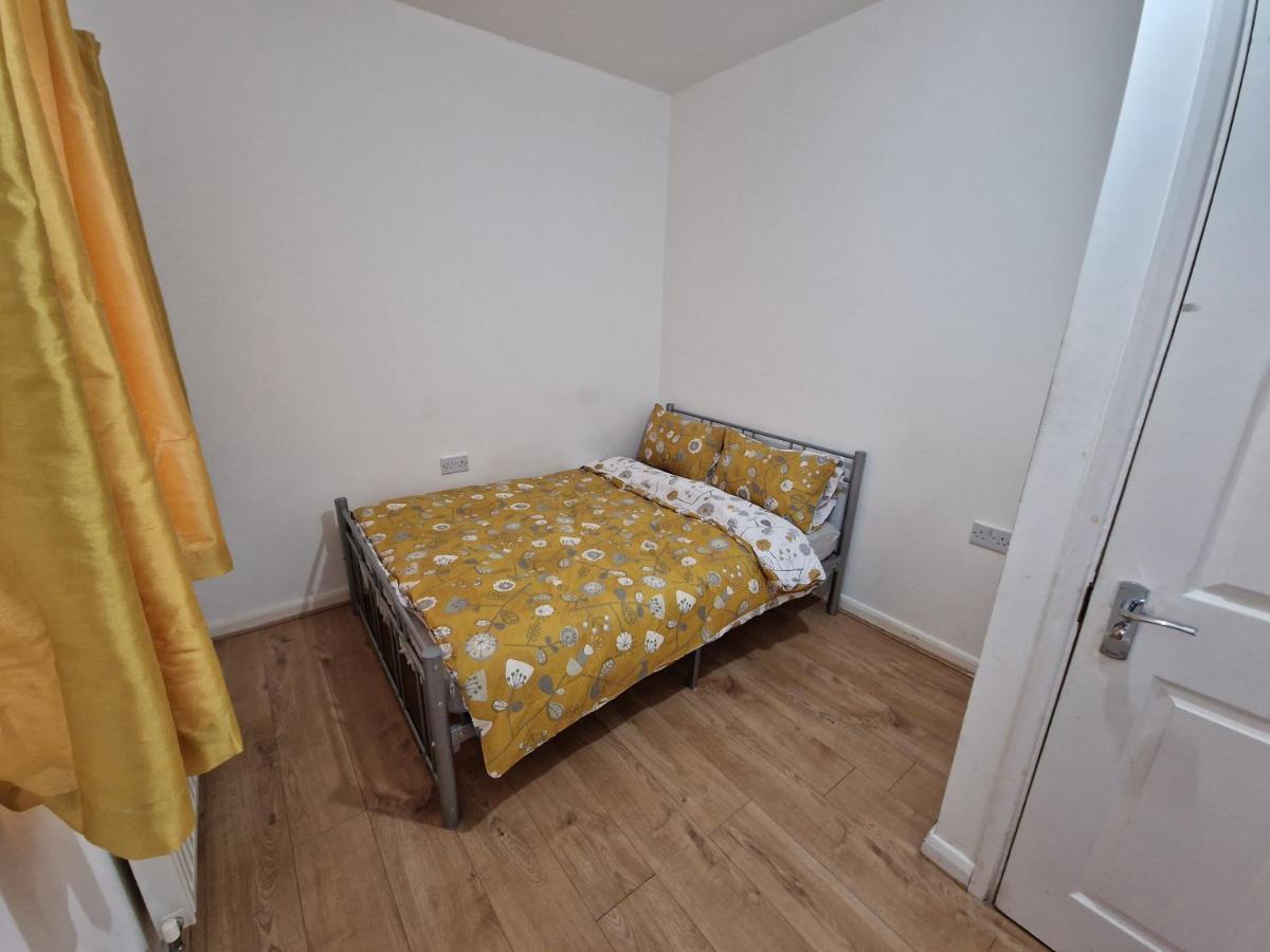 Mile End Budget Guesthouse ロンドン エクステリア 写真