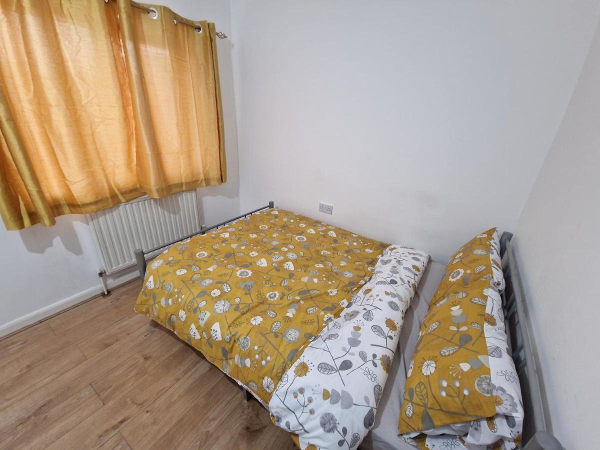 Mile End Budget Guesthouse ロンドン エクステリア 写真